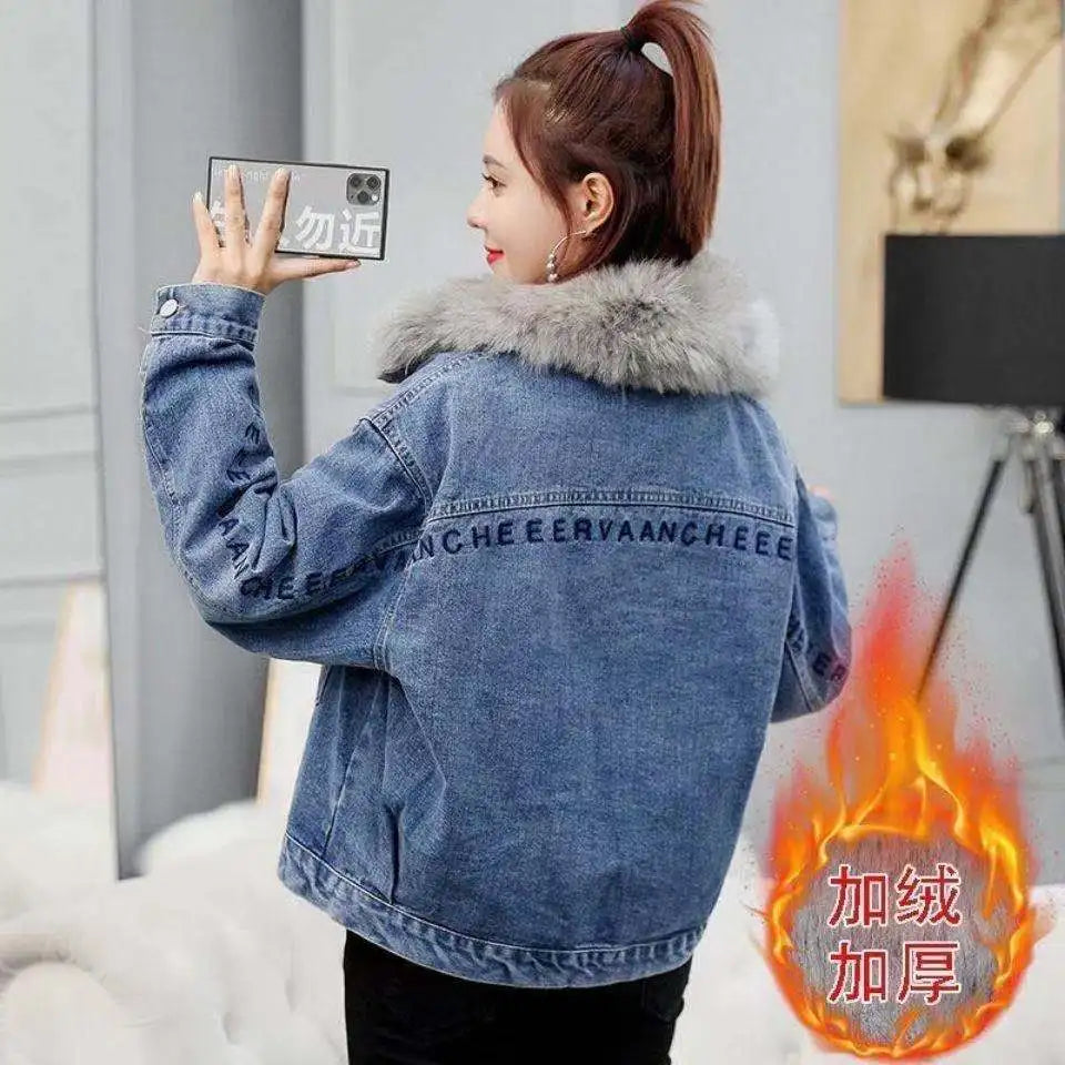 Women's 2024 Designer Winter Denim Jacket-Stylish, Warm, High-Quality Cowgirl Coat in Polyester, Cotton and Acrylic.