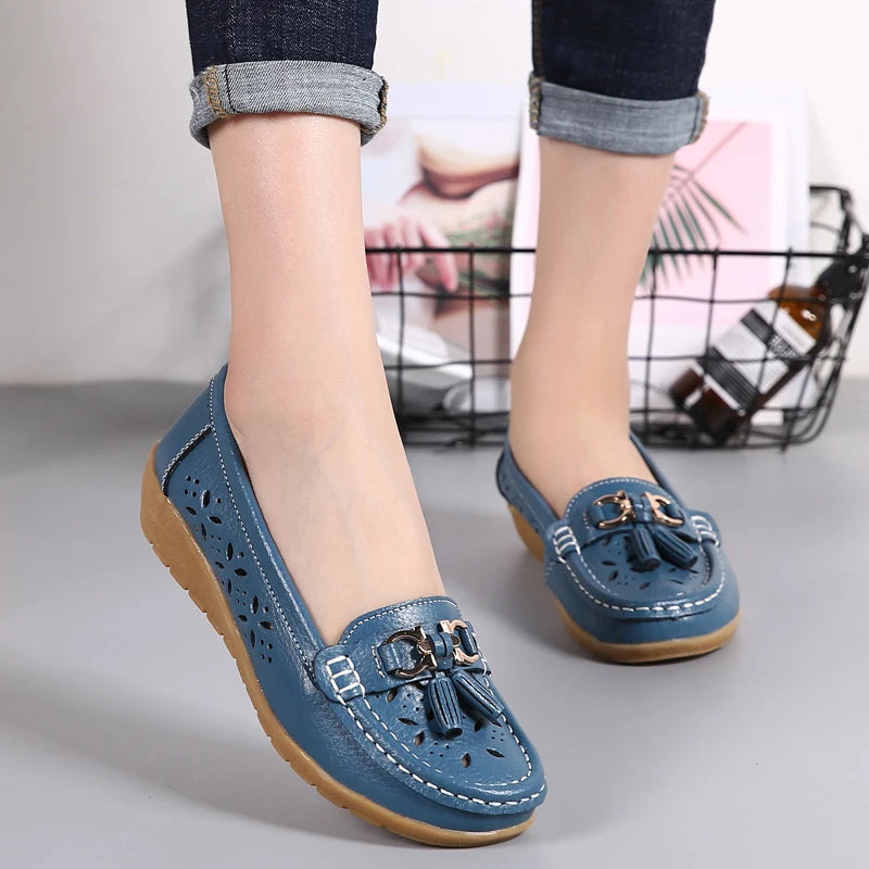 Women's Genuine Leather Loafers Flat Comfort Slip-On Moccasins with Arch Support Wide Sizes EU 41-43 (US 10-12)