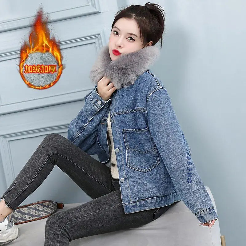 Women's 2024 Designer Winter Denim Jacket-Stylish, Warm, High-Quality Cowgirl Coat in Polyester, Cotton and Acrylic.