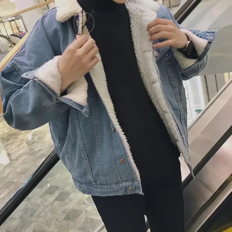 Men's Trendy Winter Denim Jacket - Thickened Lamb Wool Casual Coat.
