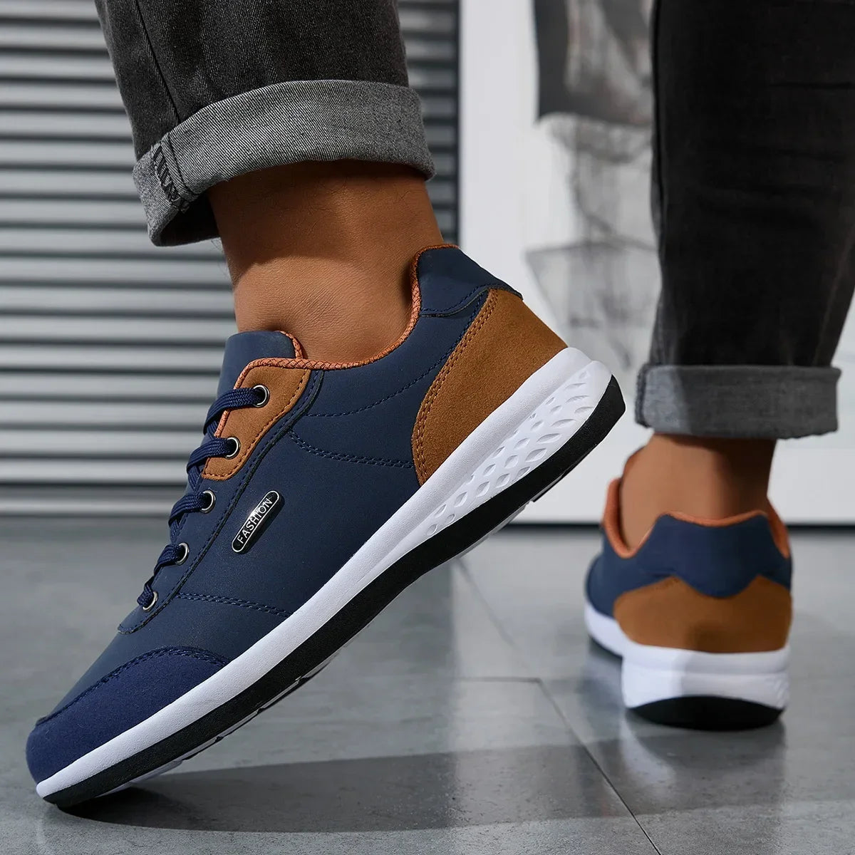 Men's Two-Tone Leather Casual Sneakers — Lightweight Lace-Up Stitching Walking Shoes | EVA Sole Non-Slip Street Style Trainers for Spring & Autumn