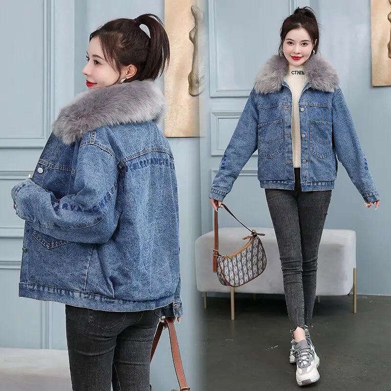 Women's 2024 Designer Winter Denim Jacket-Stylish, Warm, High-Quality Cowgirl Coat in Polyester, Cotton and Acrylic.