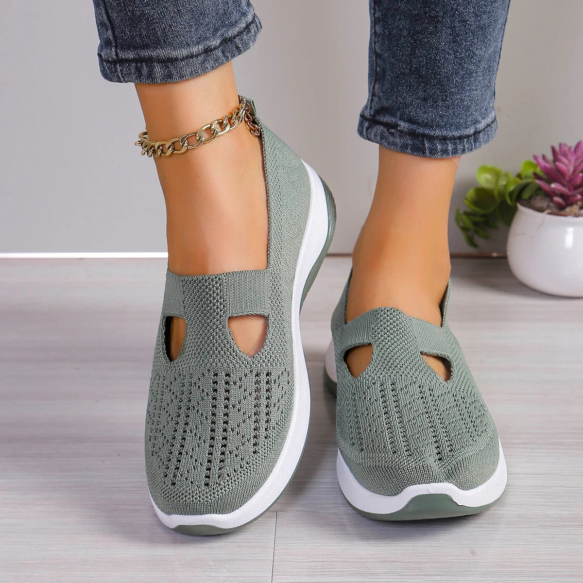 Women's Breathable Mesh Slip-On Sneakers – Lightweight Casual Walking Shoes with Soft Sole & Cutout Design