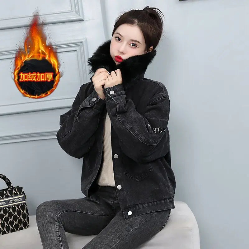 Women's 2024 Designer Winter Denim Jacket-Stylish, Warm, High-Quality Cowgirl Coat in Polyester, Cotton and Acrylic.