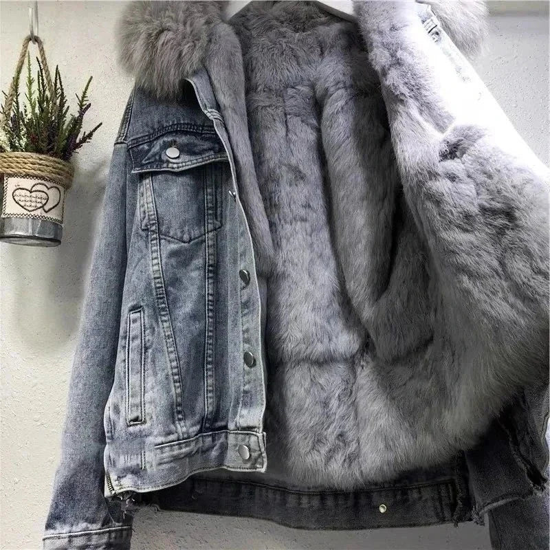 Women's Chic Winter Denim Jacket: Fleece-Lined with Big Fur Collar & Motorcycle Style