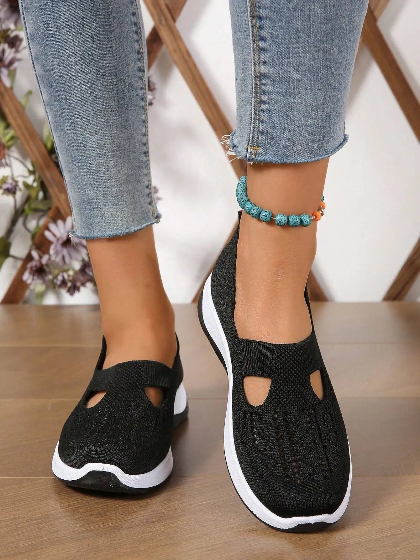 Women's Breathable Mesh Slip-On Sneakers – Lightweight Casual Walking Shoes with Soft Sole & Cutout Design