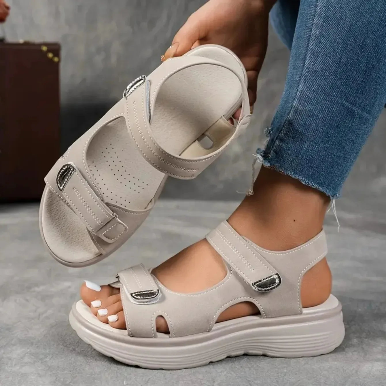 Women's Casual Platform Sandals – Open Toe Non-Slip Outdoor Beach Sandals with Back Strap