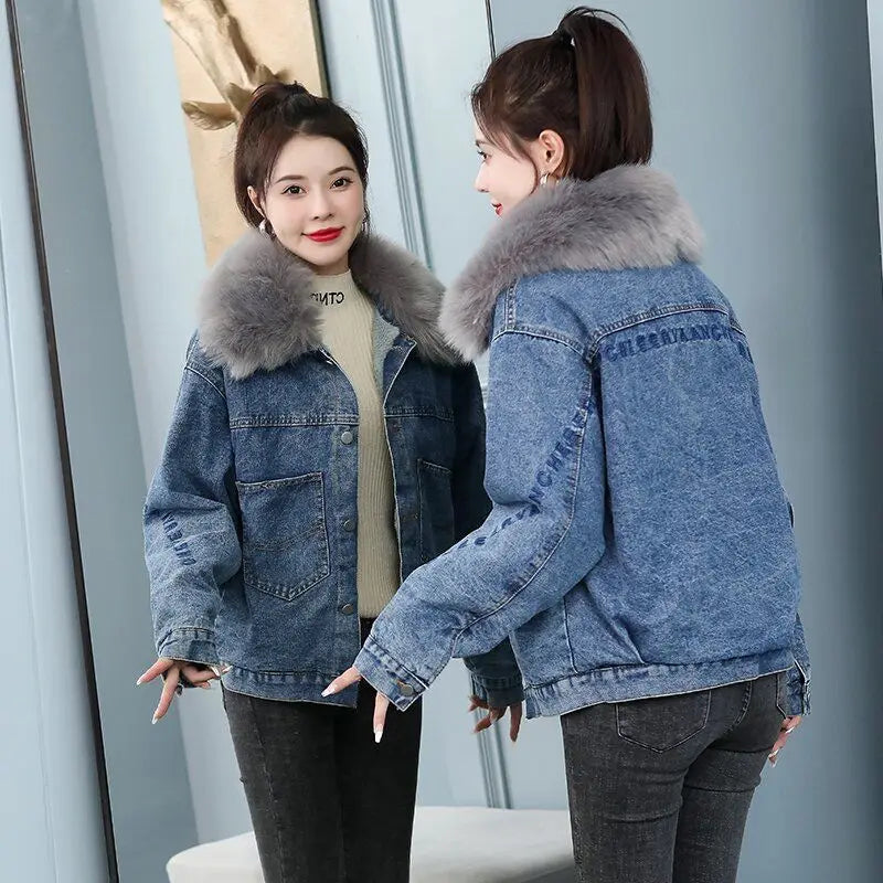 Women's 2024 Designer Winter Denim Jacket-Stylish, Warm, High-Quality Cowgirl Coat in Polyester, Cotton and Acrylic.