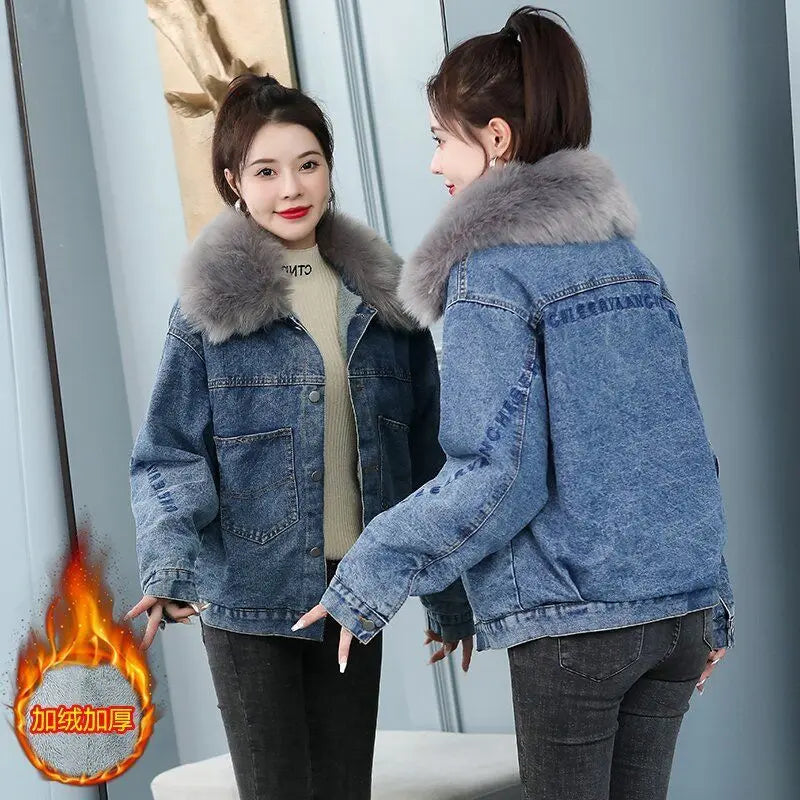 Women's 2024 Designer Winter Denim Jacket-Stylish, Warm, High-Quality Cowgirl Coat in Polyester, Cotton and Acrylic.