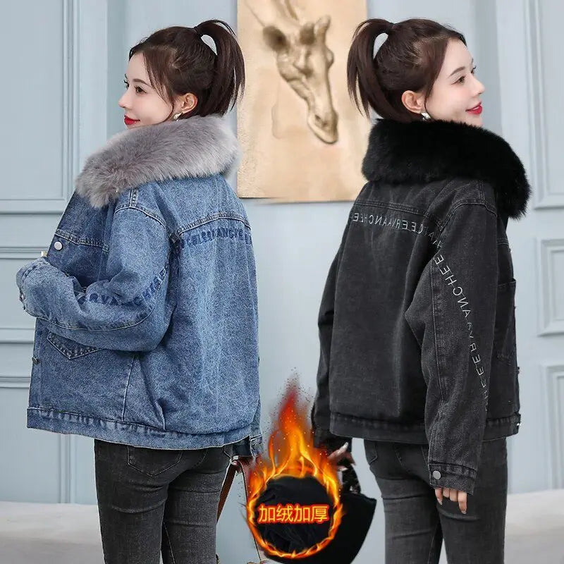 Women's 2024 Designer Winter Denim Jacket-Stylish, Warm, High-Quality Cowgirl Coat in Polyester, Cotton and Acrylic.