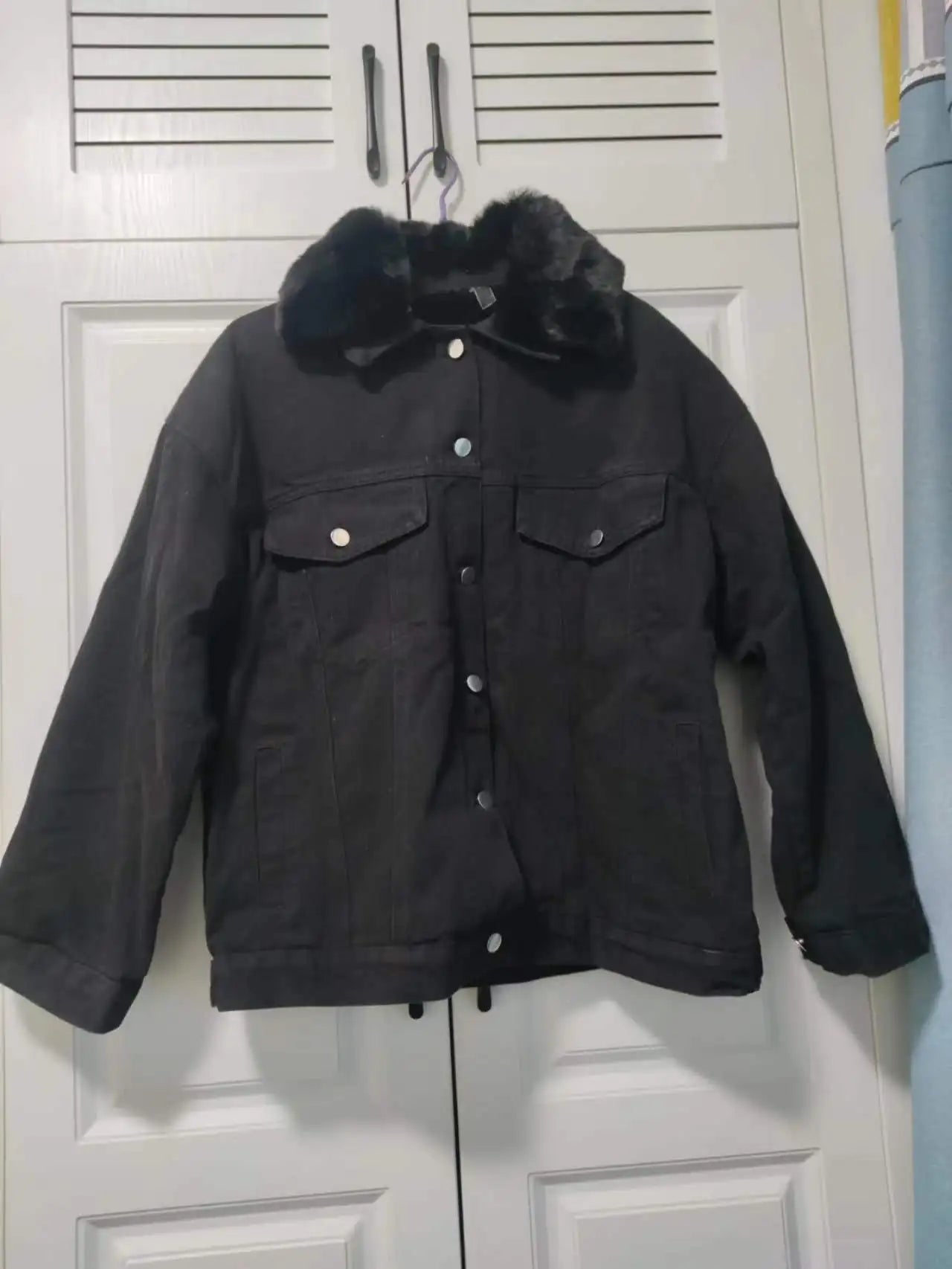 Women's Chic Winter Denim Jacket: Fleece-Lined with Big Fur Collar & Motorcycle Style