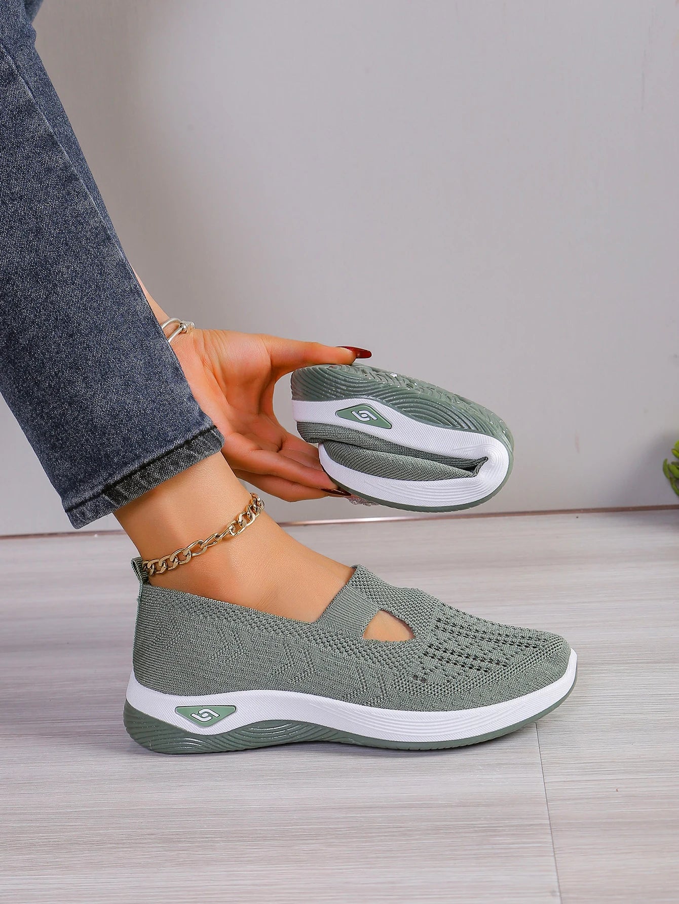 Women's Breathable Mesh Slip-On Sneakers – Lightweight Casual Walking Shoes with Soft Sole & Cutout Design