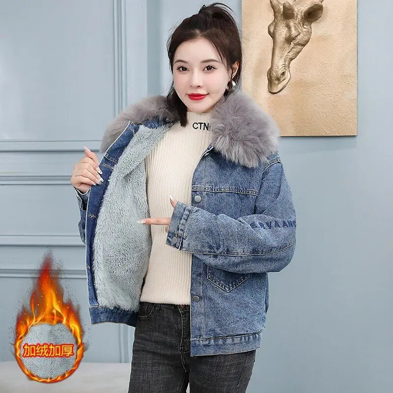 Women's 2024 Designer Winter Denim Jacket-Stylish, Warm, High-Quality Cowgirl Coat in Polyester, Cotton and Acrylic.