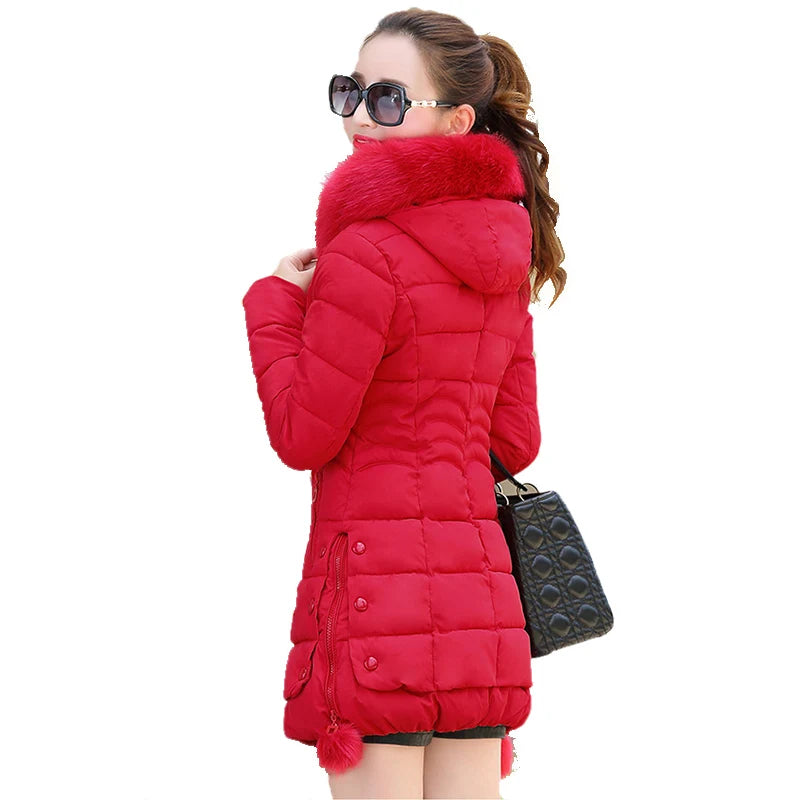 Women's 2023 Casual Hooded Winter Jacket with Luxurious fur Collar.