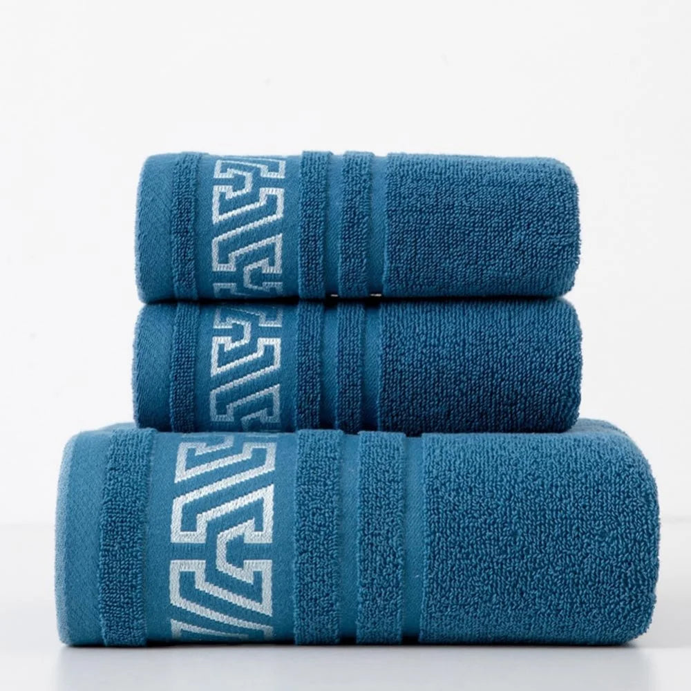 Premium Thick Bath Towel - Soft & Absorbent Cotton Blend, Decorative Border (70x140cm)