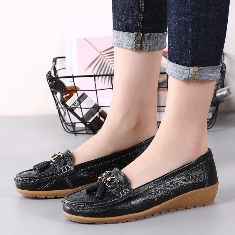 Women's Genuine Leather Loafers Flat Comfort Slip-On Moccasins with Arch Support Wide Sizes EU 41-43 (US 10-12)