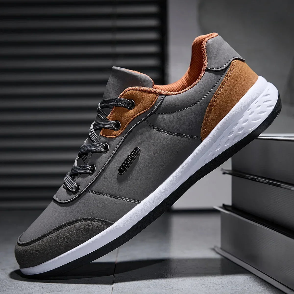 Men's Two-Tone Leather Casual Sneakers — Lightweight Lace-Up Stitching Walking Shoes | EVA Sole Non-Slip Street Style Trainers for Spring & Autumn