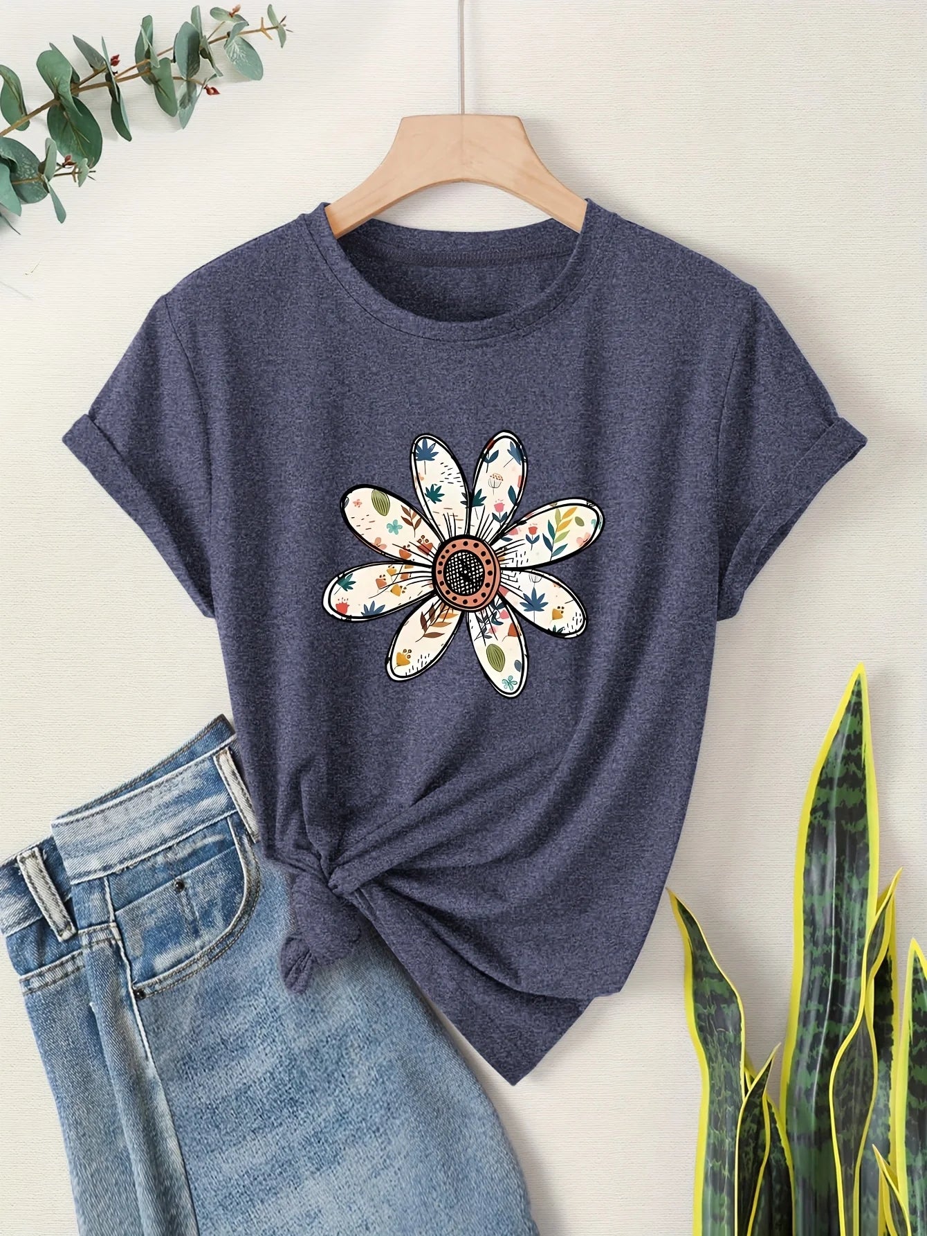 Women's Plus Size Daisy Floral Graphic T-Shirt