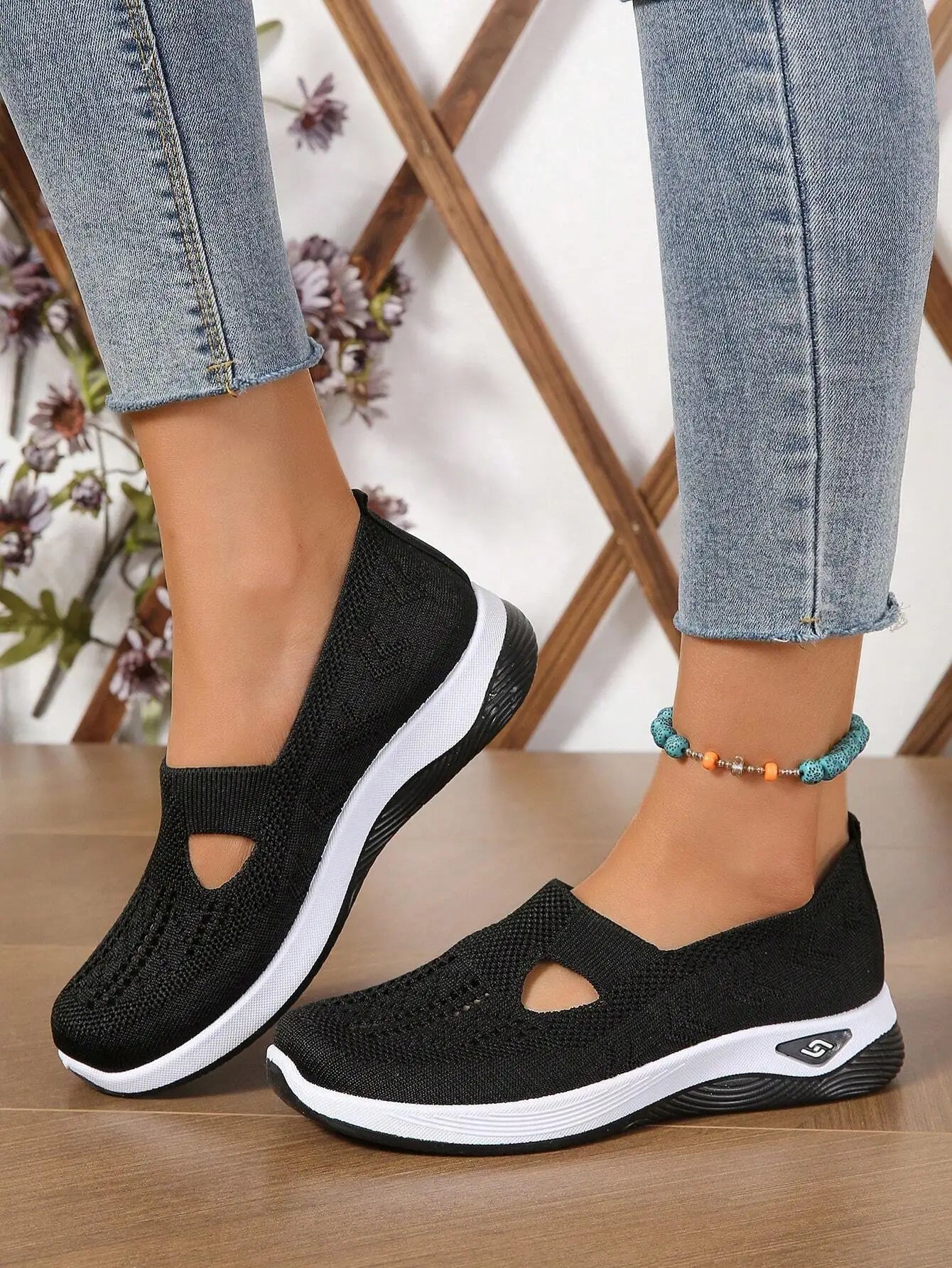 Women's Breathable Mesh Slip-On Sneakers – Lightweight Casual Walking Shoes with Soft Sole & Cutout Design