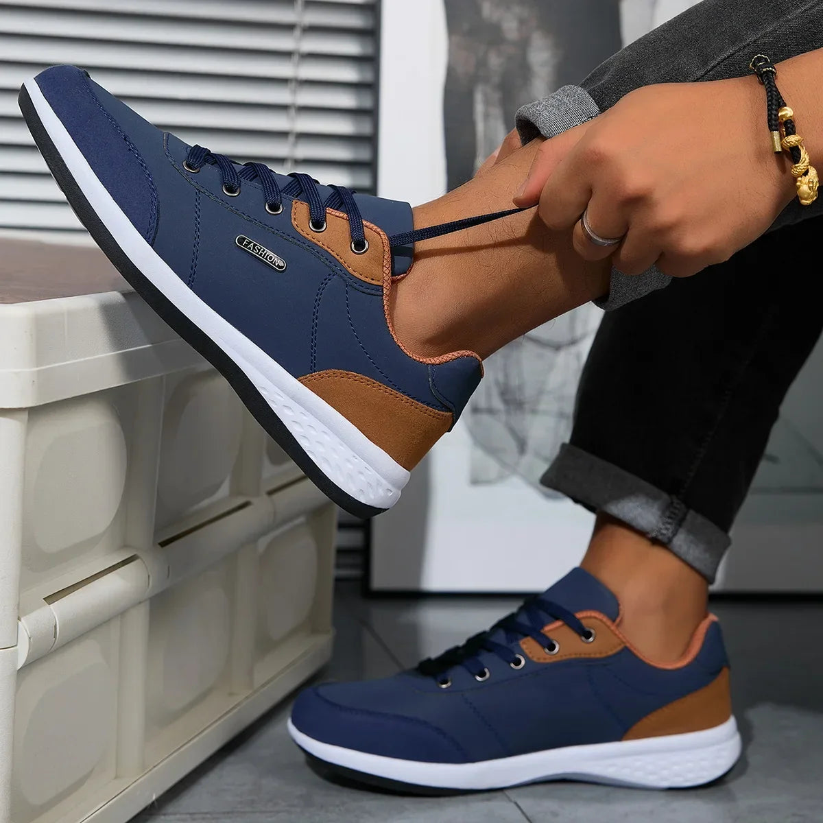 Men's Two-Tone Leather Casual Sneakers — Lightweight Lace-Up Stitching Walking Shoes | EVA Sole Non-Slip Street Style Trainers for Spring & Autumn