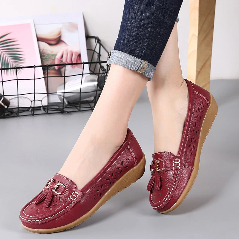 Women's Genuine Leather Loafers Flat Comfort Slip-On Moccasins with Arch Support Wide Sizes EU 41-43 (US 10-12)