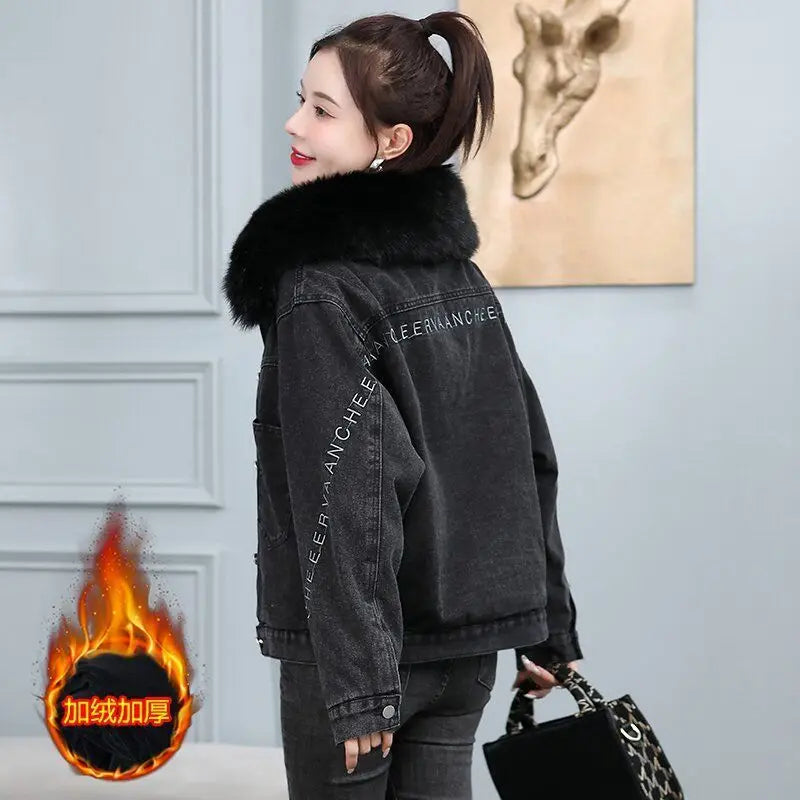 Women's 2024 Designer Winter Denim Jacket-Stylish, Warm, High-Quality Cowgirl Coat in Polyester, Cotton and Acrylic.