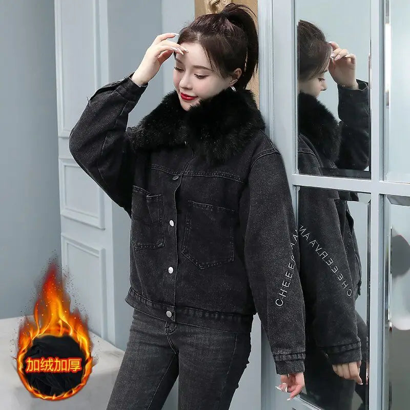 Women's 2024 Designer Winter Denim Jacket-Stylish, Warm, High-Quality Cowgirl Coat in Polyester, Cotton and Acrylic.