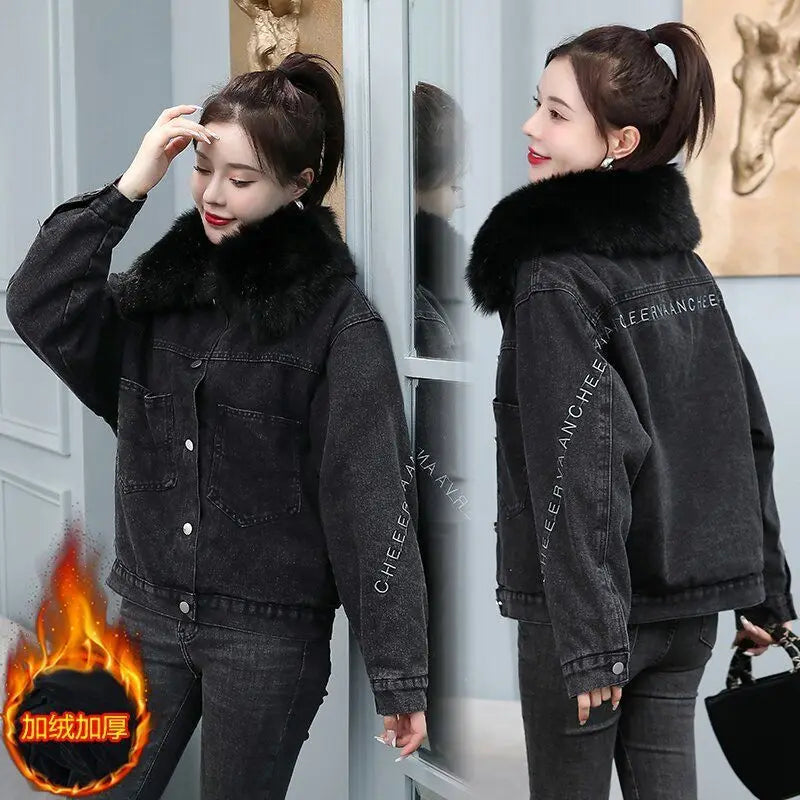 Women's 2024 Designer Winter Denim Jacket-Stylish, Warm, High-Quality Cowgirl Coat in Polyester, Cotton and Acrylic.