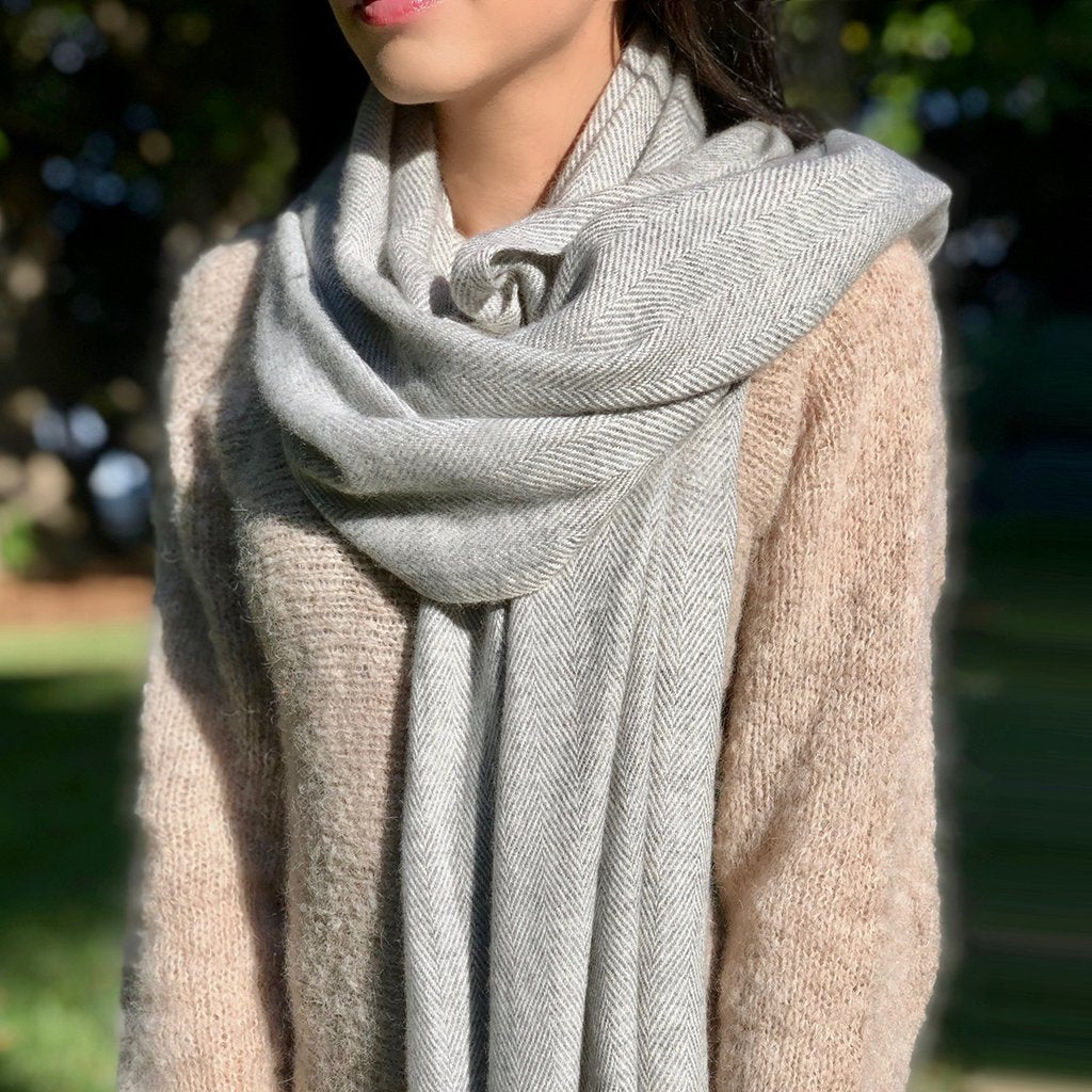 Unisex Cashmere Scarf - Handloomed Himalayan Gray Herringbone