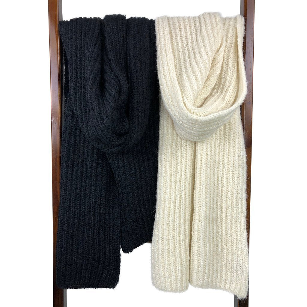 Unisex Chunky Knit Alpaca Scarf - Premium Black Winter Scarf