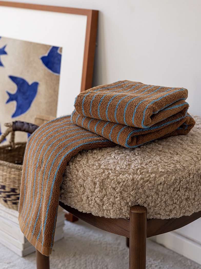 Premium Retro Stripe Bath Towel - Ultra Soft 100% Organic Cotton, Absorbent & Eco-Friendly