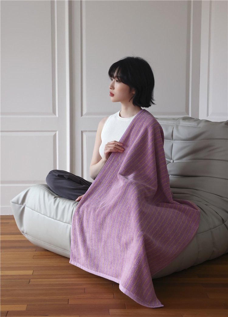 Premium Retro Stripe Bath Towel - Ultra Soft 100% Organic Cotton, Absorbent & Eco-Friendly