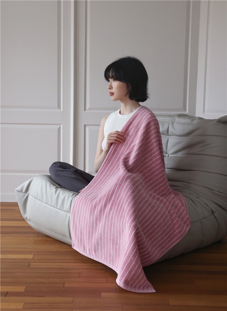 Premium Retro Stripe Bath Towel - Ultra Soft 100% Organic Cotton, Absorbent & Eco-Friendly