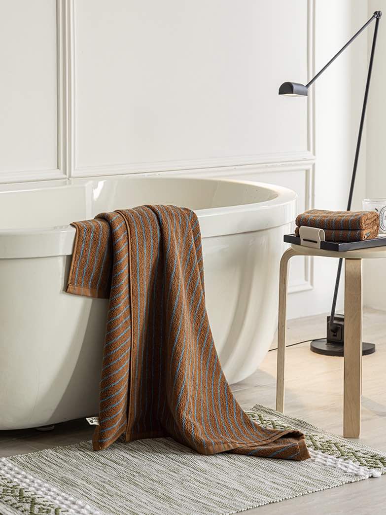 Premium Retro Stripe Bath Towel - Ultra Soft 100% Organic Cotton, Absorbent & Eco-Friendly